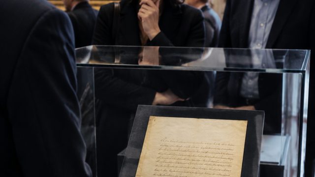 Historic Washington Letter Showcased in London: A Step Toward Freedom | makmur 303, cara pinjaman on
